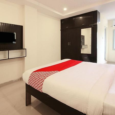 Oyo Sri Vinayaka Grand Hotel Samsabad Kültér fotó