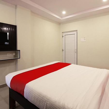 Oyo Sri Vinayaka Grand Hotel Samsabad Kültér fotó